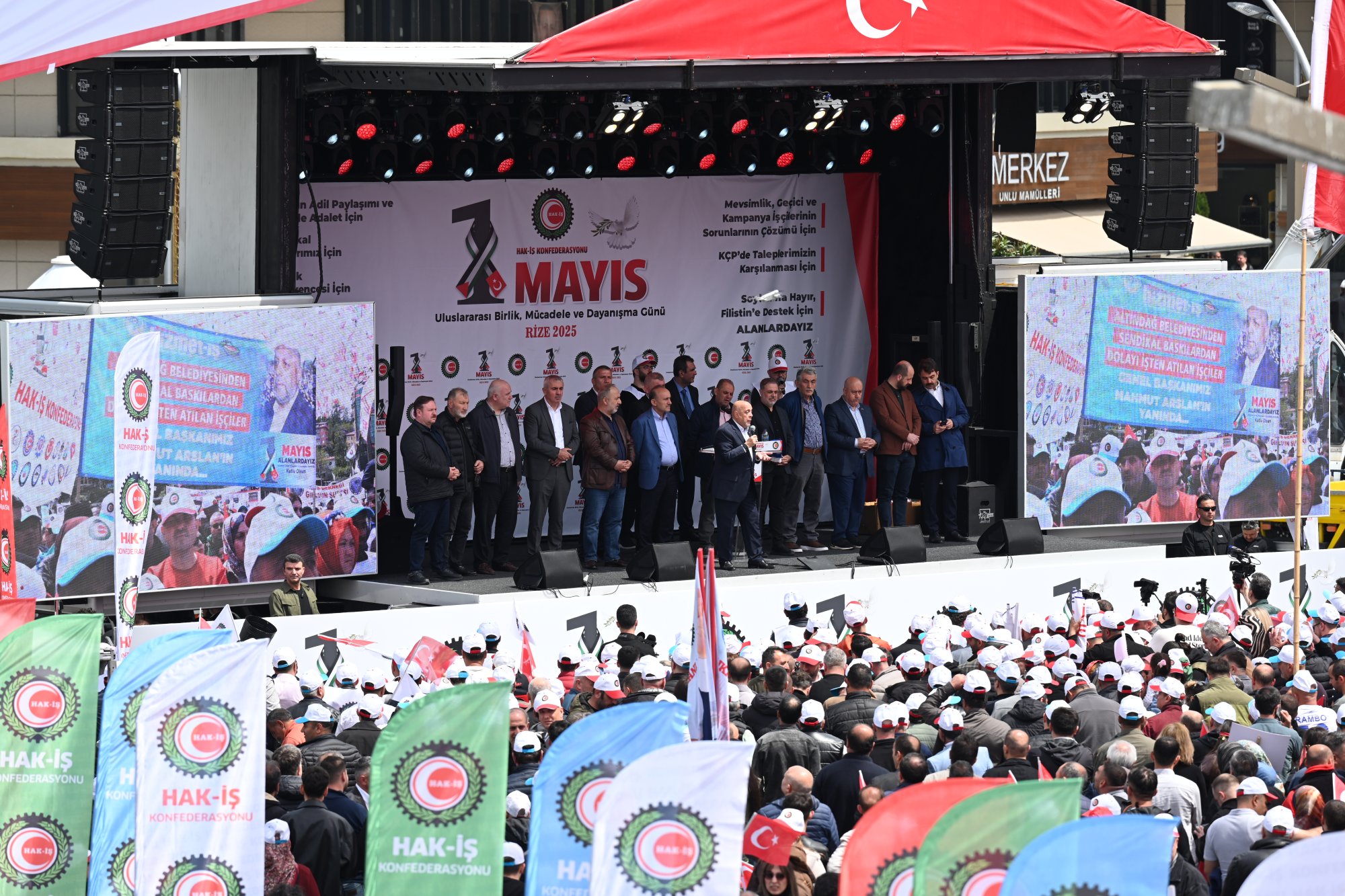RİZE’DE HAK-İŞ’İN SESİ TÜRKİYE’NİN SESİ OLDU