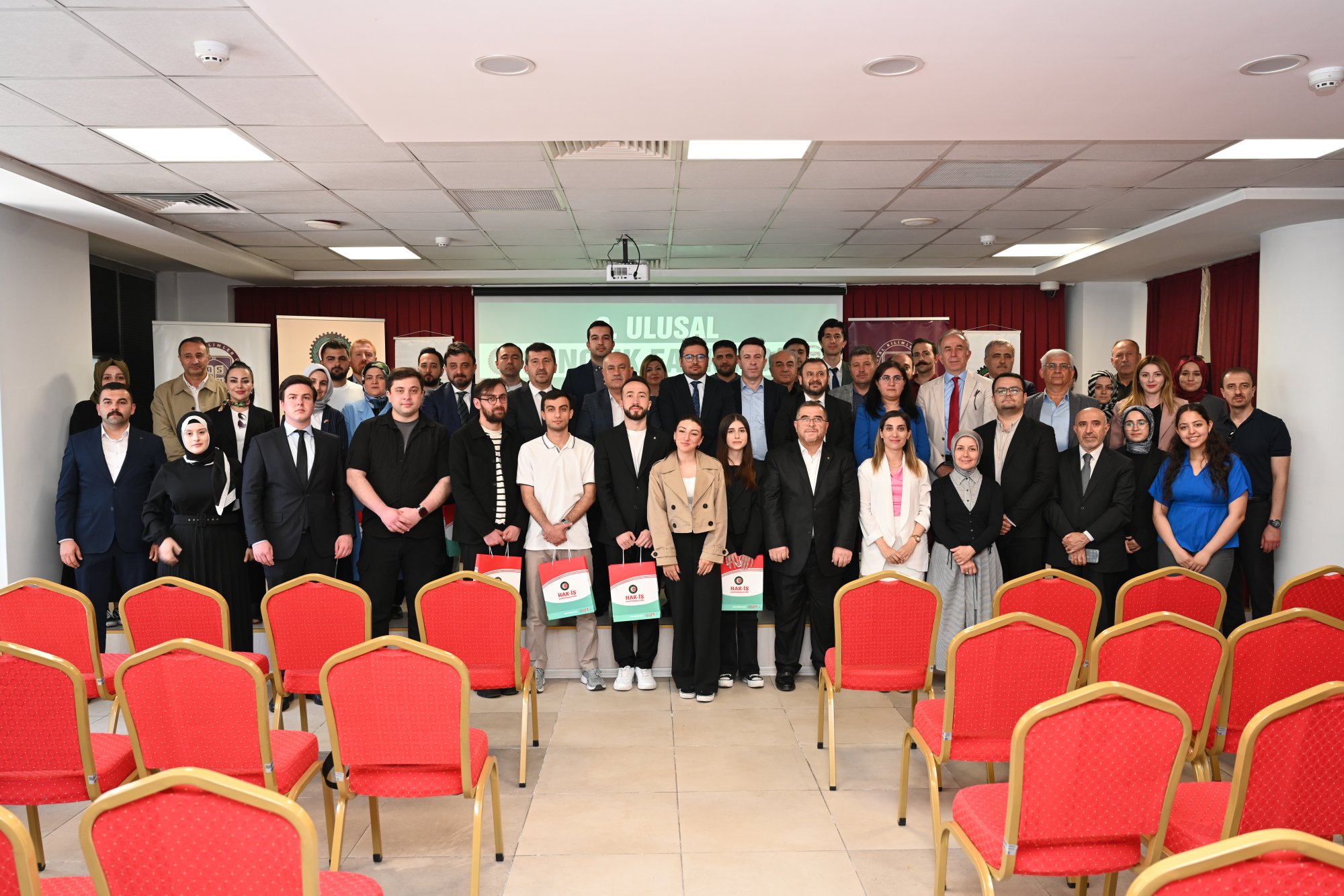 8. ULUSAL GENÇLİK PROJELERİ ÖDÜLLERİ SAHİPLERİNİ BULDU