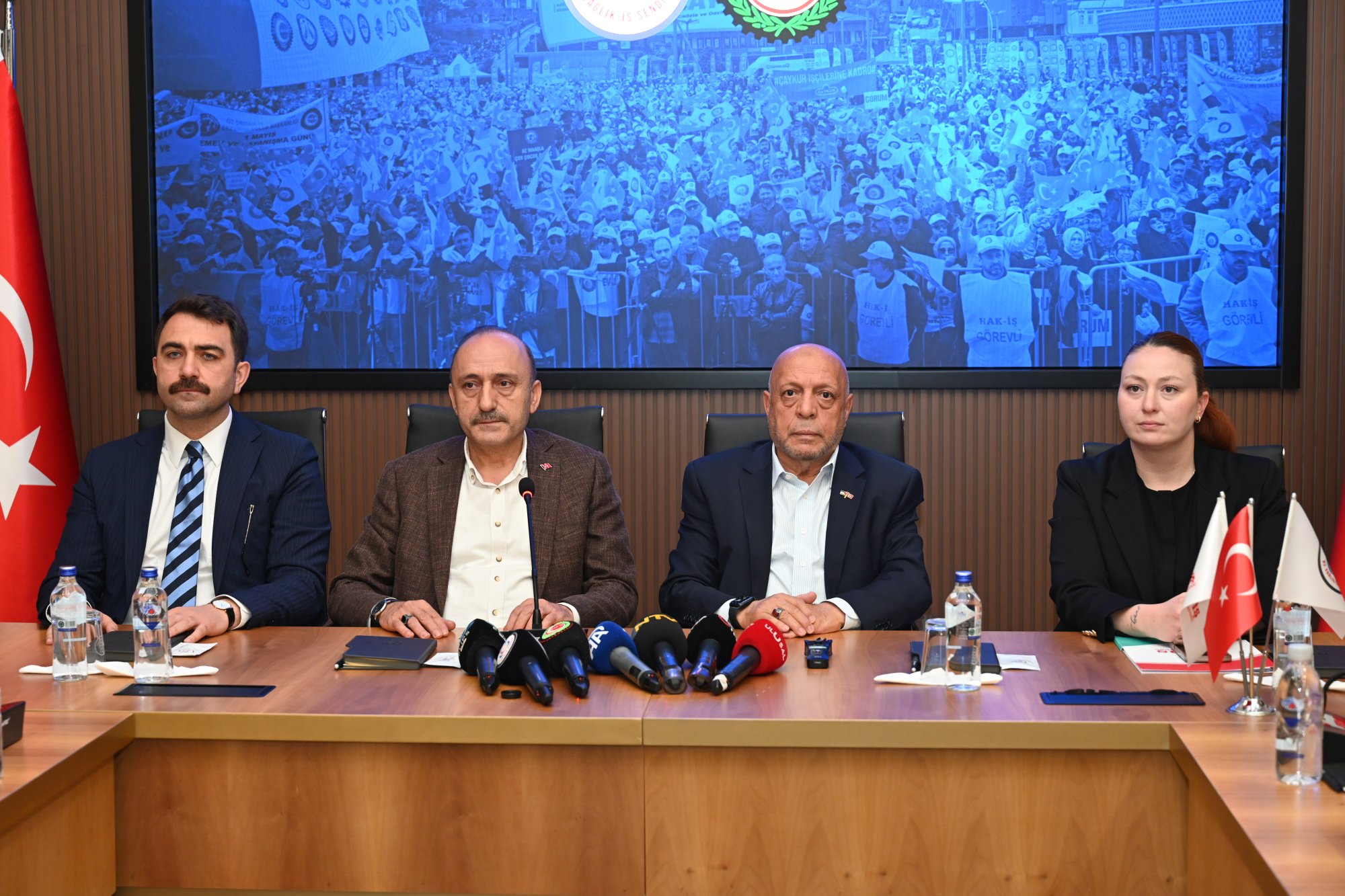 “TALEPLERİMİZİN KARŞILANMASI VE SÜRECİN HIZLANDIRILMASINI İSTİYORUZ”
