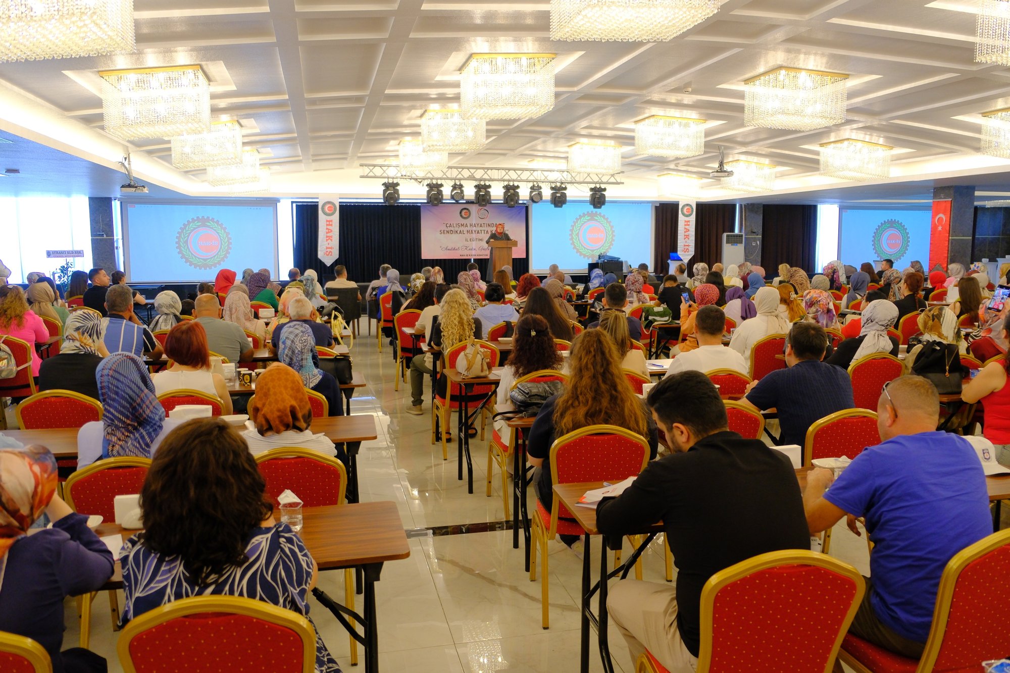 HAK-İŞ KADIN KOMİTESİ ÜYELERİMİZ KARAMAN’DA BULUŞTU