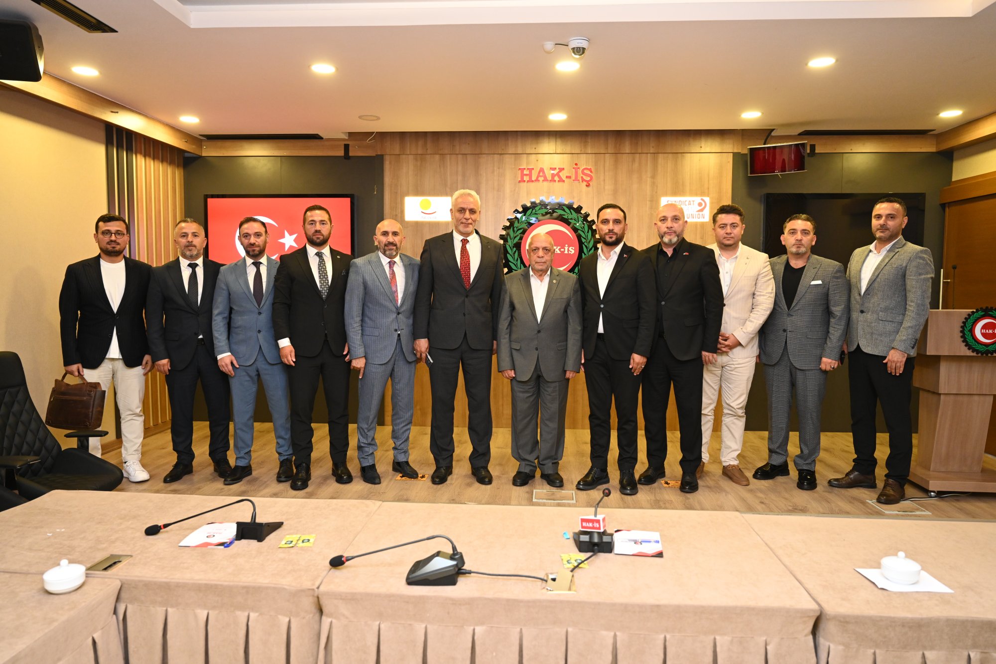 ARSLAN, ŞUBE BAŞKANLARI İLE BİR ARAYA GELDİ