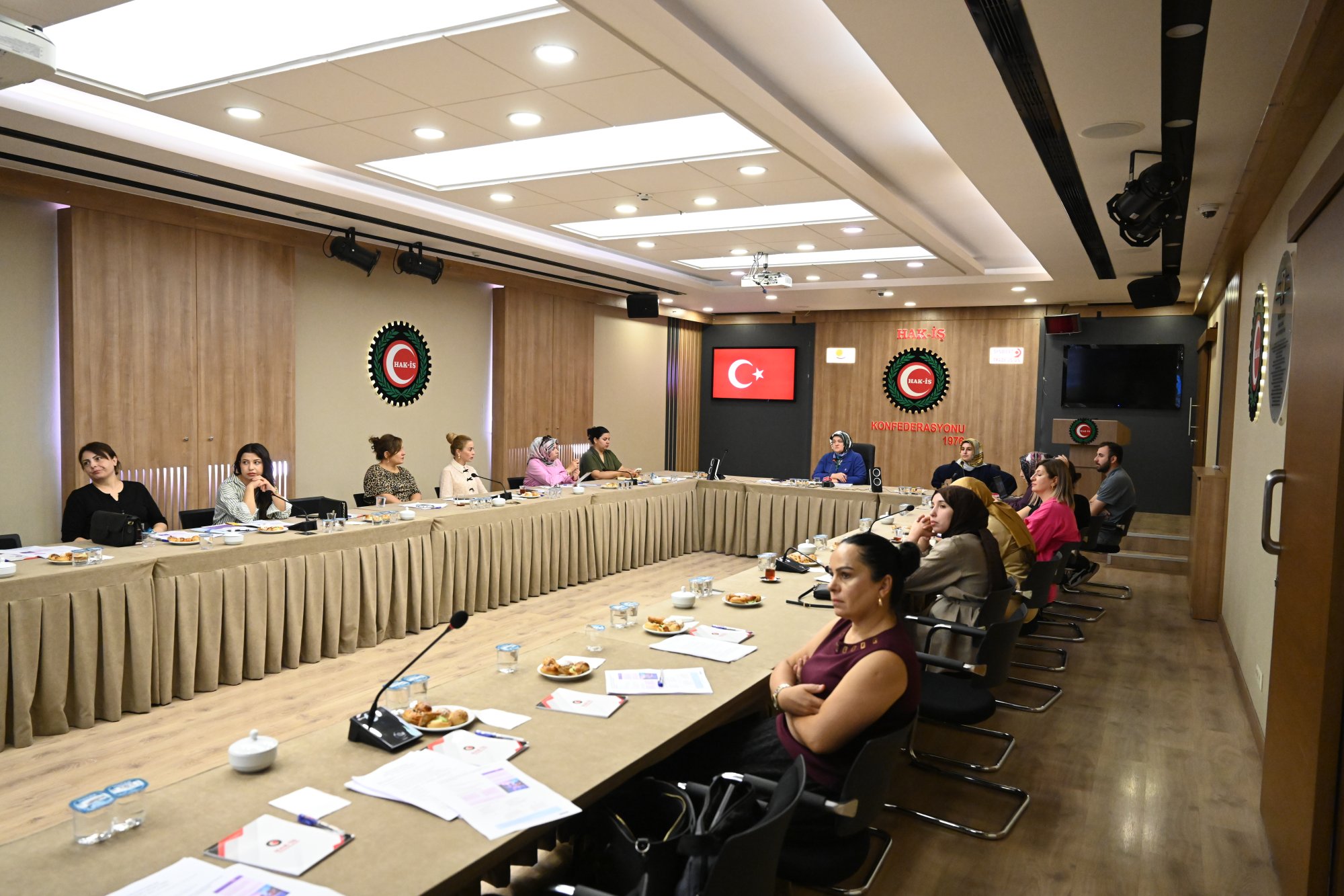 HAK-İŞ KADIN KOMİTESİ AĞUSTOS AYI OLAĞAN TOPLANTISI YAPILDI