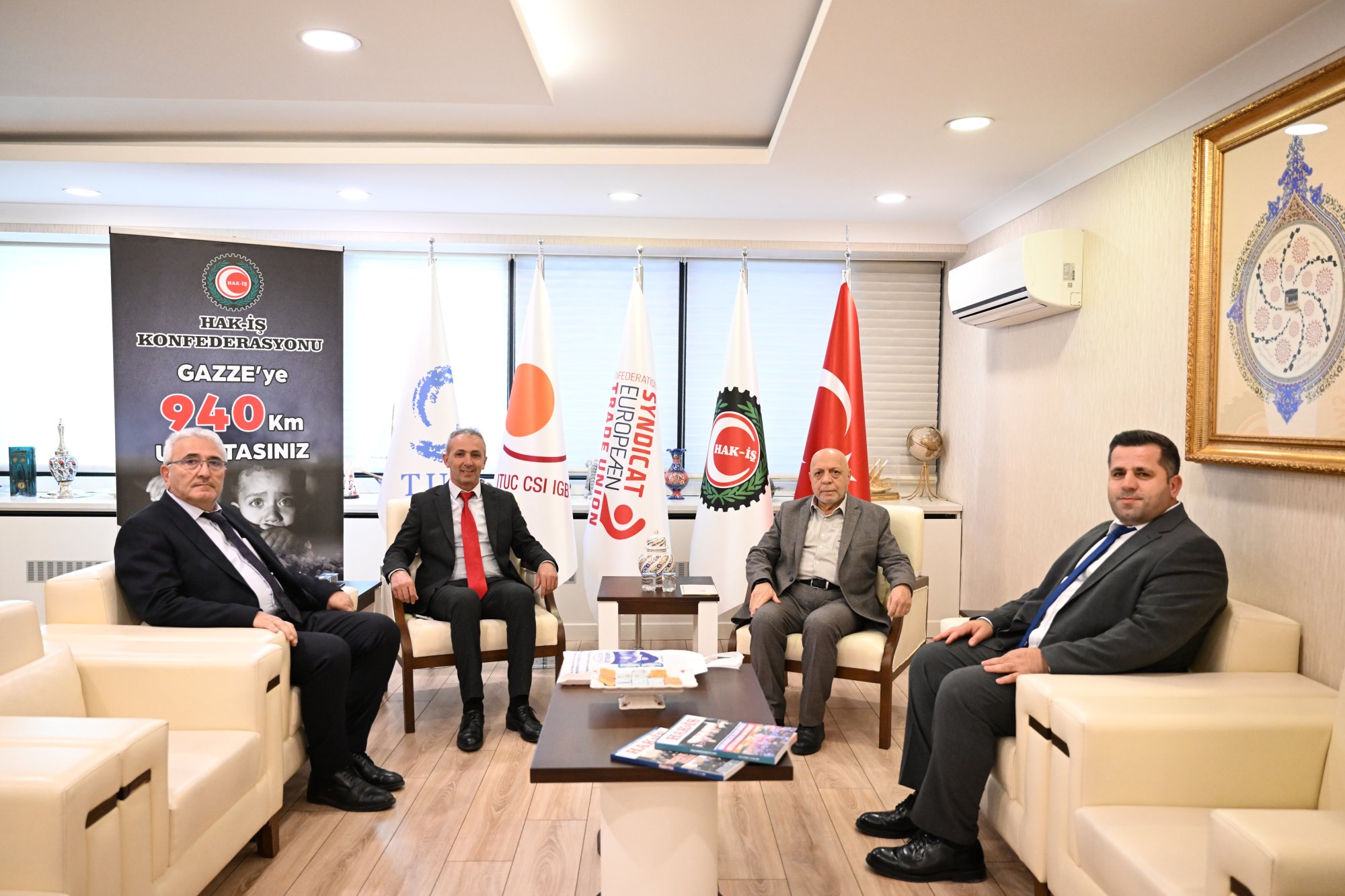 ARSLAN, KARAMAN GÖKTEPE VE SARIVELİLER BELEDİYE BAŞKANLARI İLE BİR ARAYA GELDİ