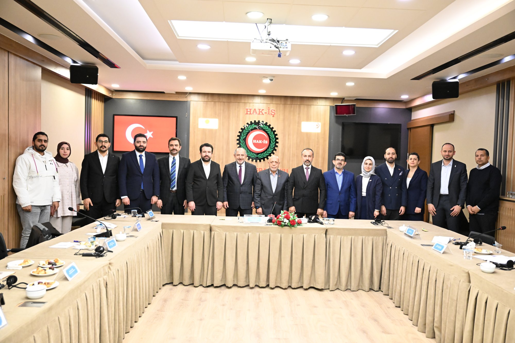 ARSLAN, SURİYELİ STK TEMSİLCİLERİ İLE İSTİŞARE TOPLANTISINDA BİRARAYA GELDİ