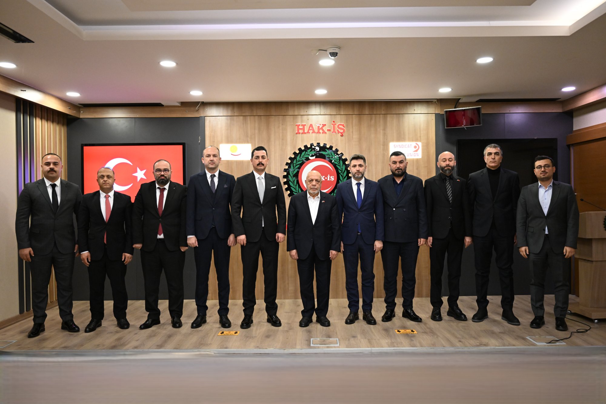 ARSLAN, HAK-İŞ İL BAŞKANLARI VE ŞUBE BAŞKANLARINI KABUL ETTİ