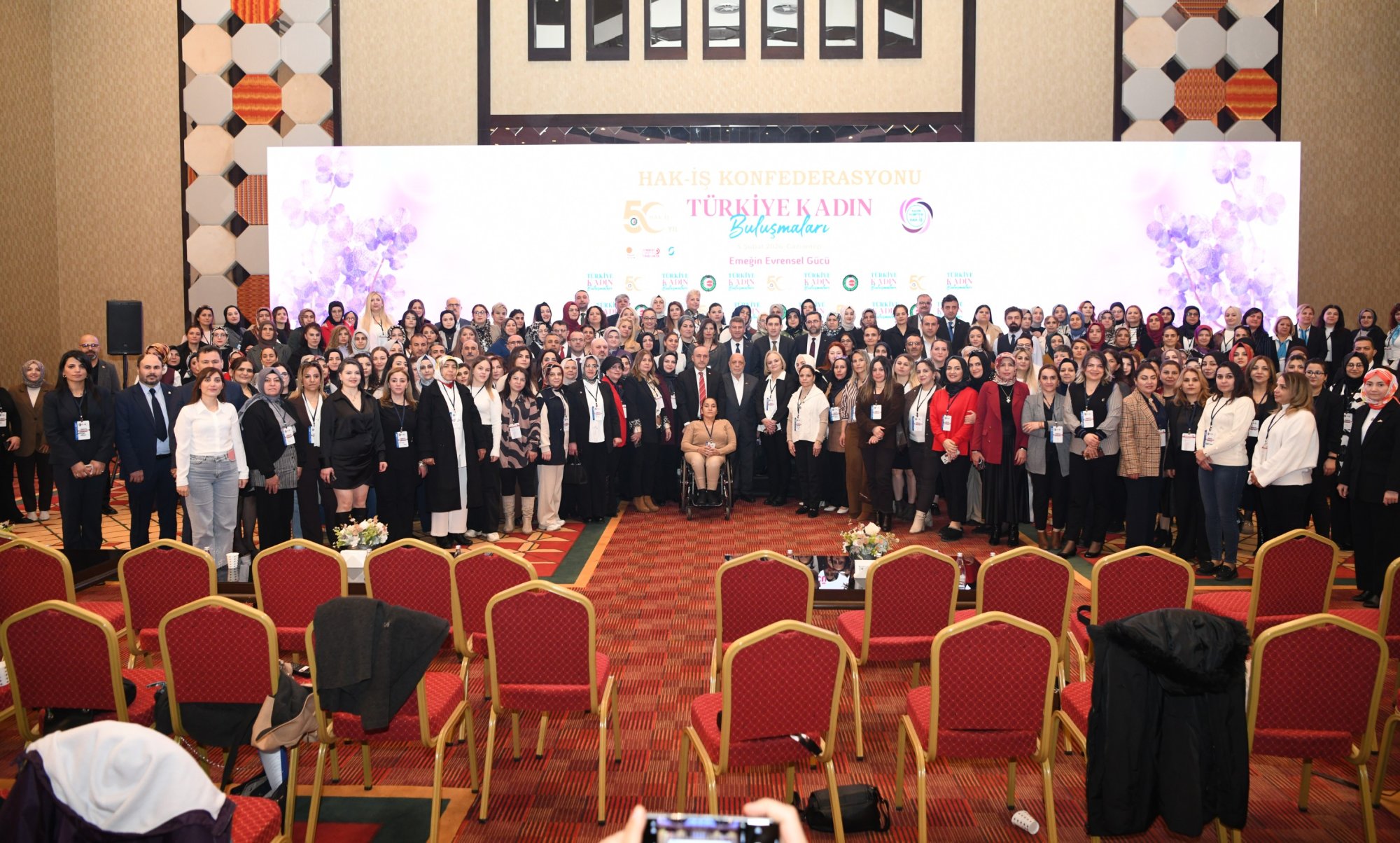 HAK-İŞ’TEN GAZİANTEP’TE TÜRKİYE KADIN BULUŞMALARI