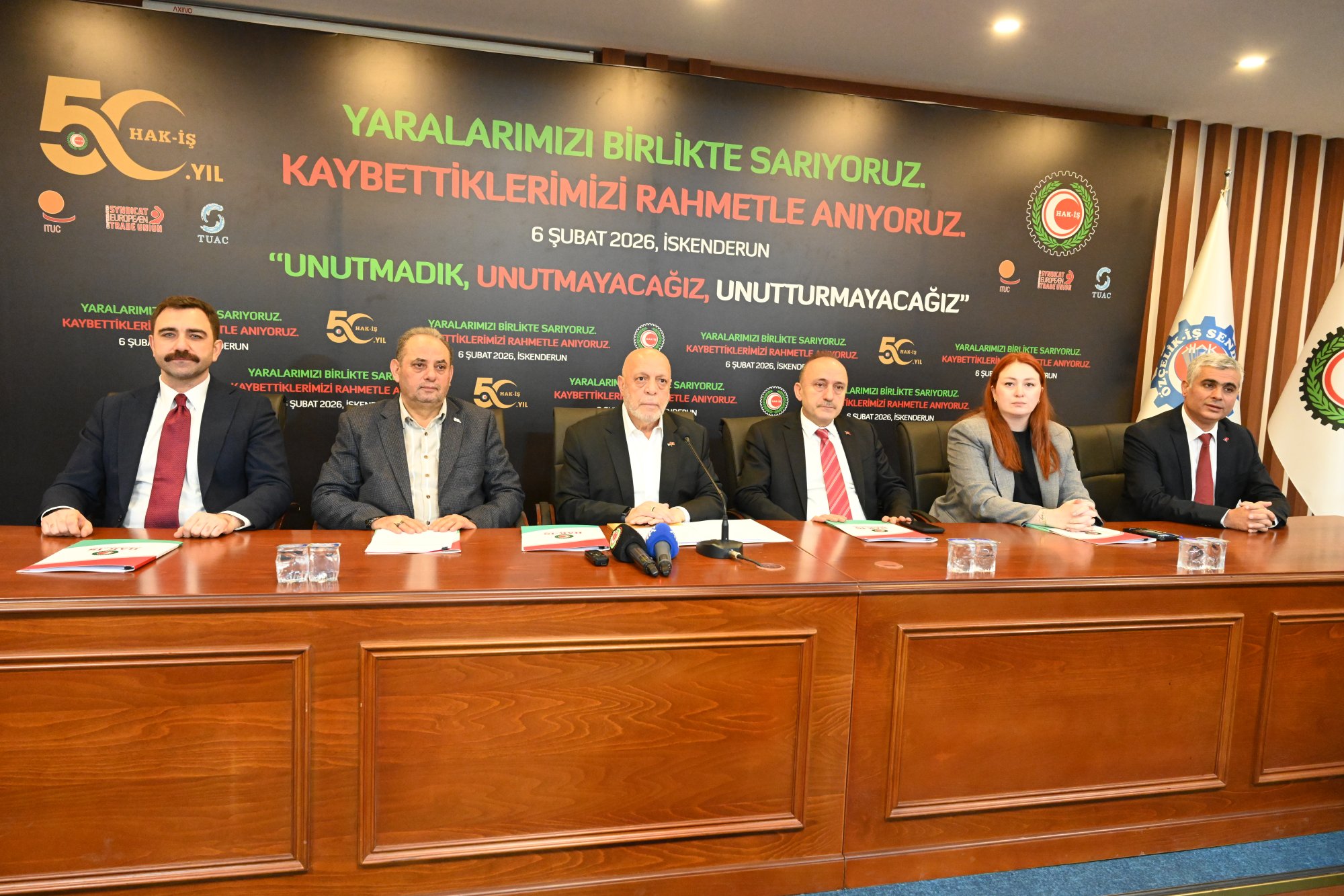 DEPREMİNİN ÜÇÜNCÜ YILDÖNÜMÜNDE DAYANIŞMA DUYGULARIMIZLA İSKENDERUN’DA BİR ARAYA GELDİK