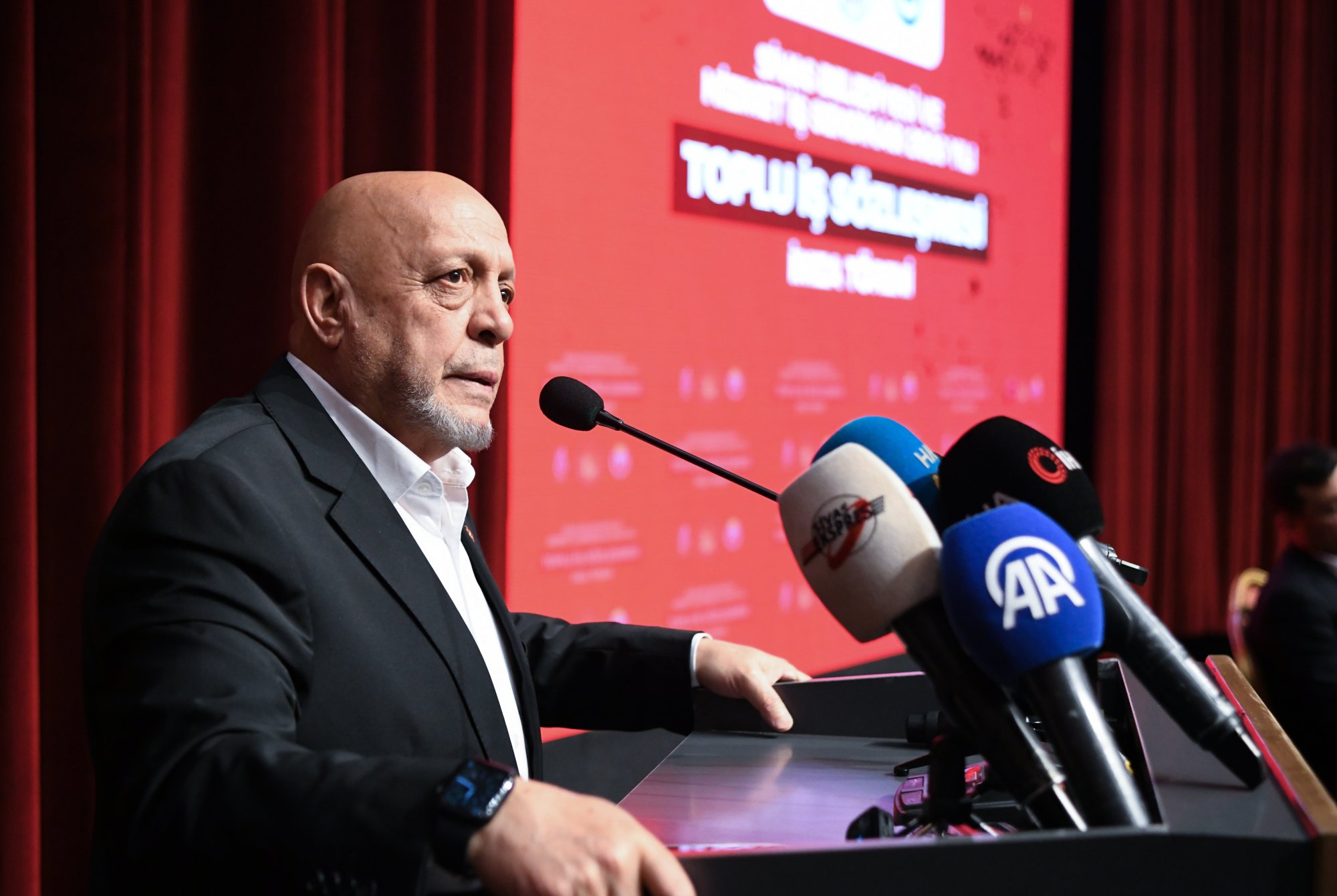 ARSLAN, SİVAS’DA TOPLU İŞ SÖZLEŞMESİ İMZA TÖRENİNE KATILDI