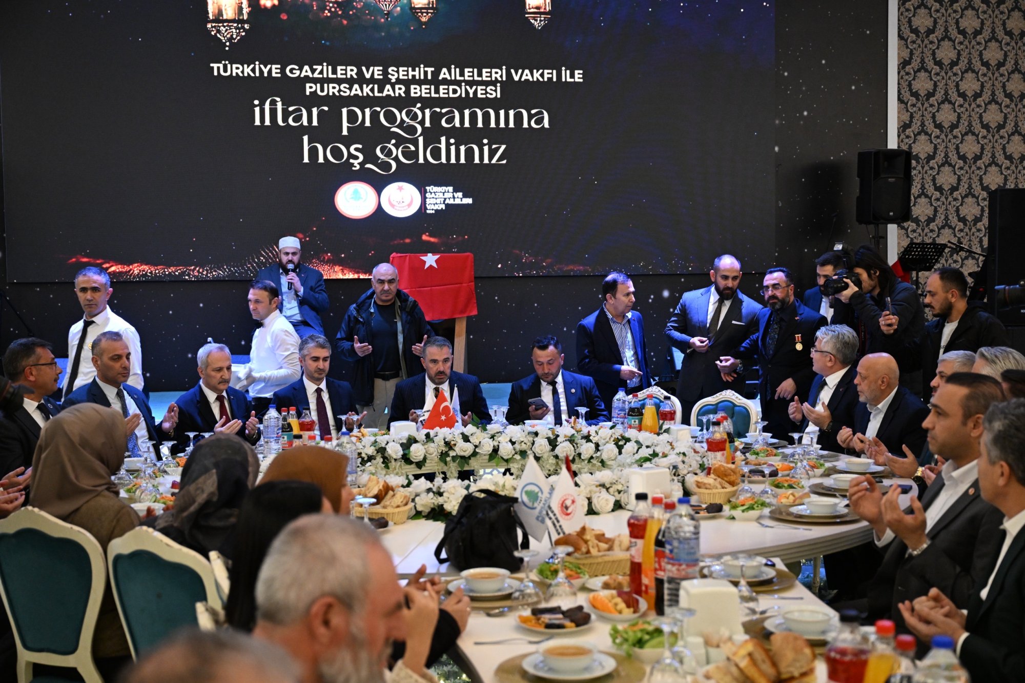ARSLAN, ŞEHİT VE GAZİ AİLELERİ İFTAR PROGRAMINA KATILDI