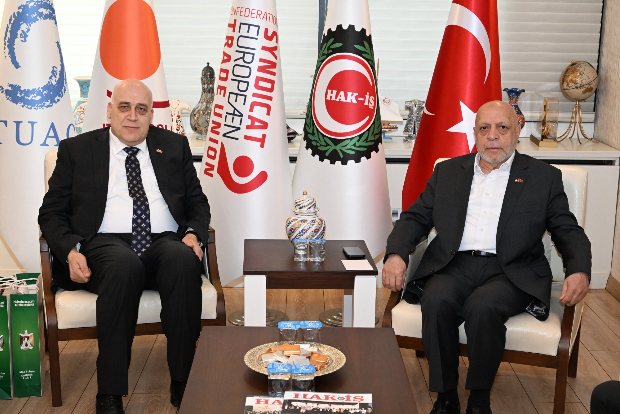 FİLİSTİN ANKARA BÜYÜKELÇİSİ JAİSH’DEN HAK-İŞ’E ZİYARET