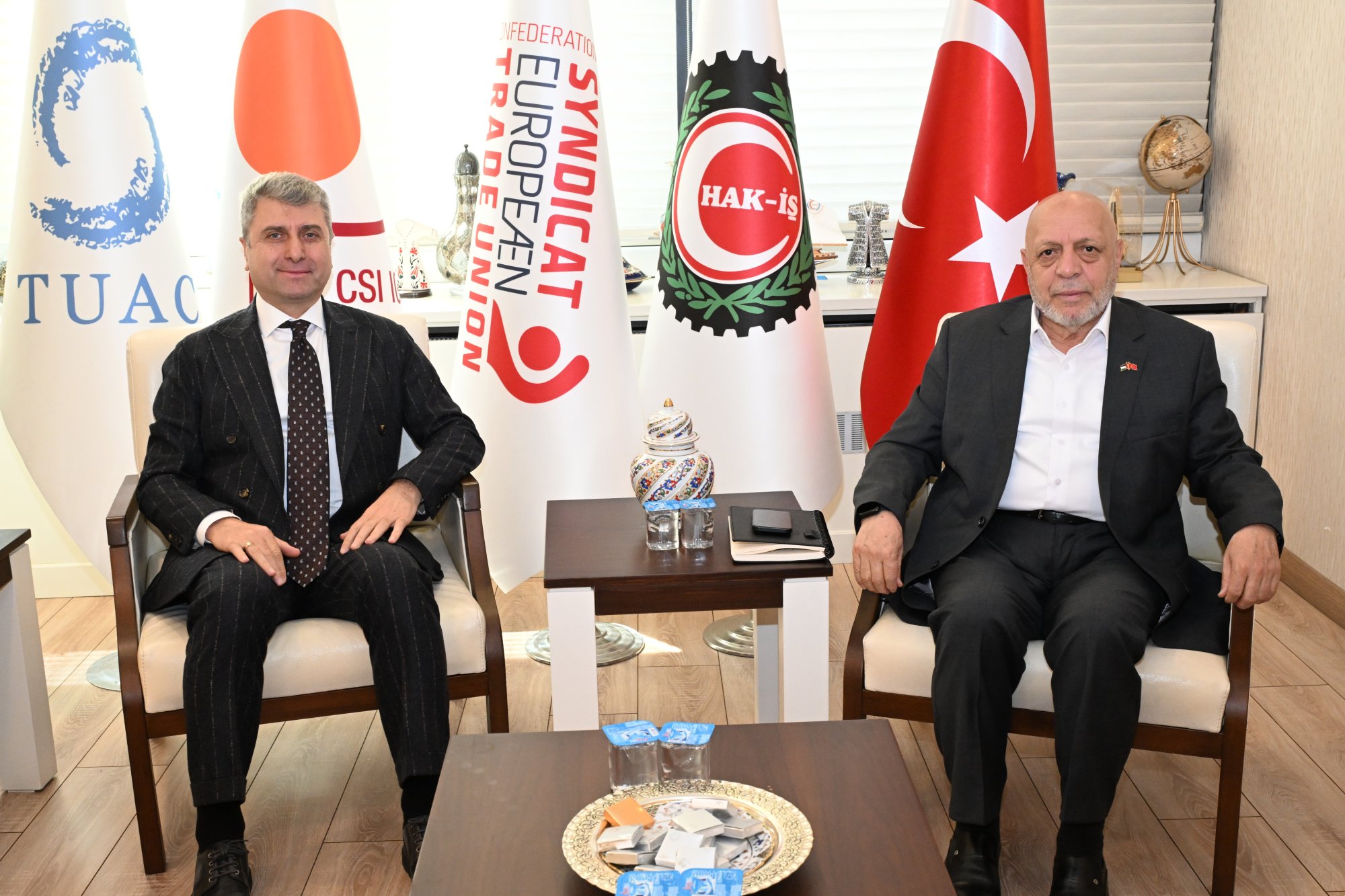 ARSLAN, TÜHİS GENEL SEKRETERİ BAŞ İLE BİR ARAYA GELDİ