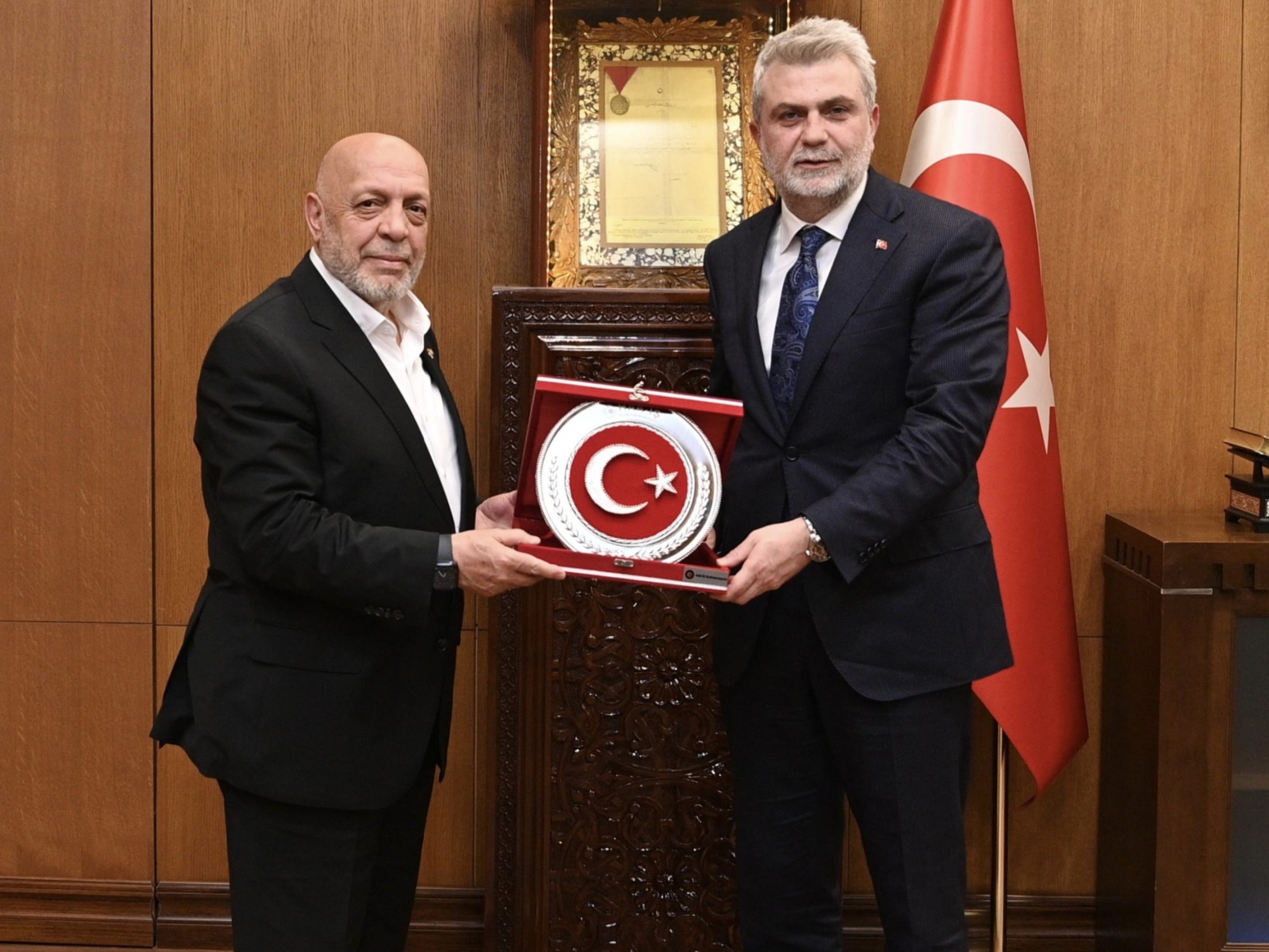 ARSLAN, KAHRAMANMARAŞ BÜYÜKŞEHİR BELEDİYE BAŞKANI GÖRGEL’İ ZİYARET ETTİ