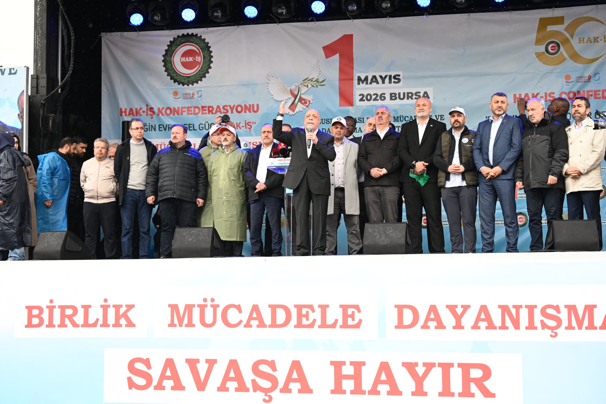 ULUDAĞ’IN GÖLGESİNDE HAK-İŞ’TEN TARİHİ 1 MAYIS
