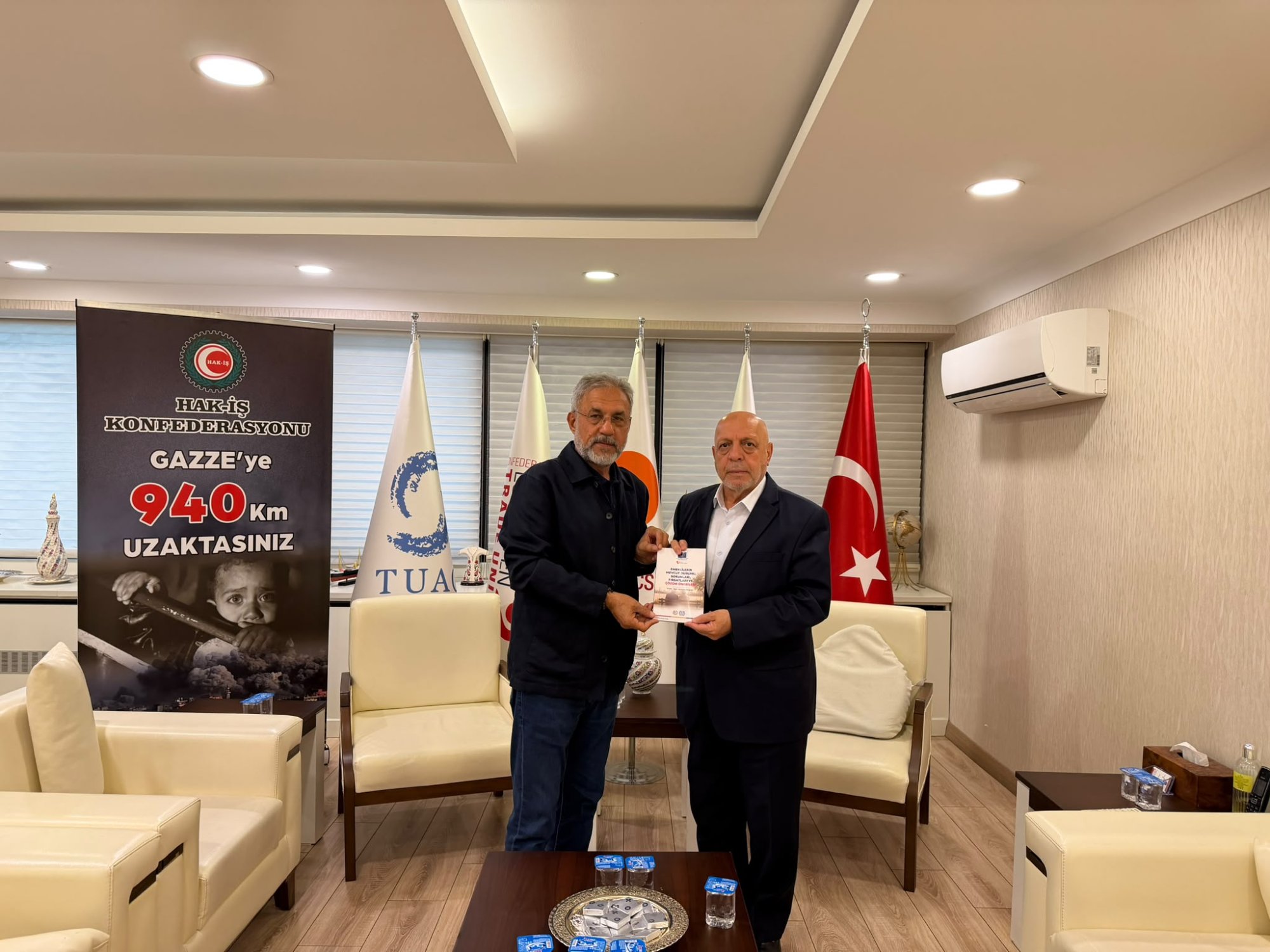 ARSLAN, HAK EMEK-DER BAŞKANI KARATAŞ İLE BİR ARAYA GELDİ