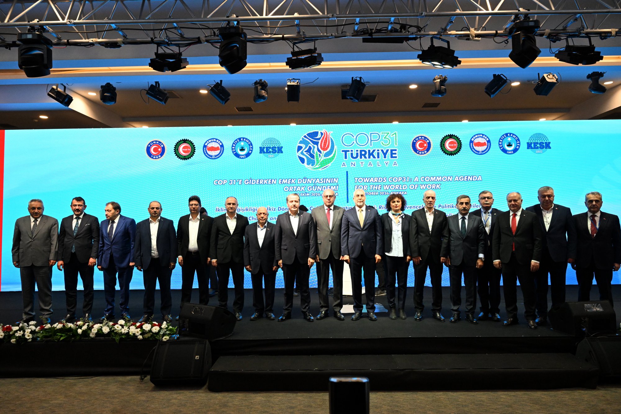 COP31’E GİDERKEN EMEK DÜNYASININ ORTAK GÜNDEMİ MASAYA YATIRILDI
